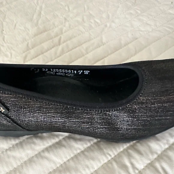 Mephisto Women's Shimmering Black Flats - Picture 4 of 8